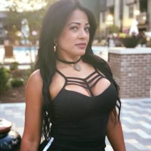 Meet your Posher, Elaine